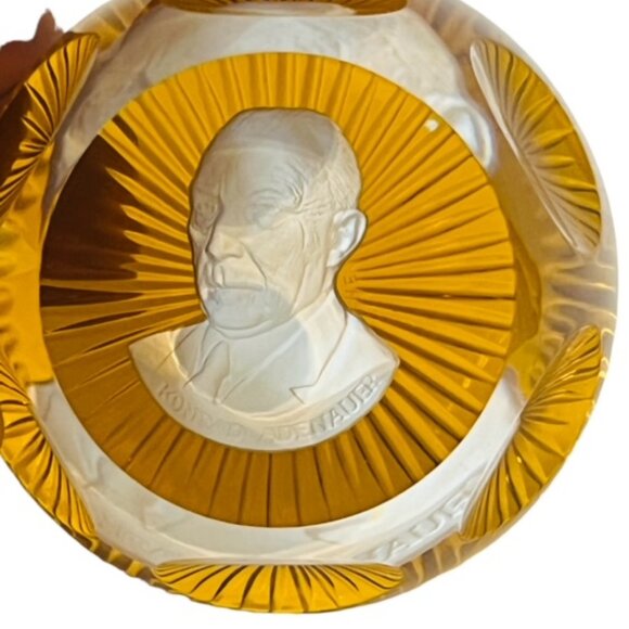 Baccarat Cameo Franklin Mint Art Glass Paperweight Figurine Konrad Adenauer 1979